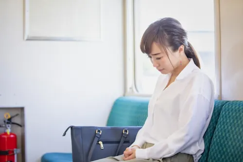 地下鉄バスセンター前駅・大通駅より徒歩1分の心療内科・精神科・睡眠外来 30年以上精神医療に従事してきた女性医師による診療